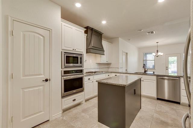 Building Photo - 3022 Maverick Dr