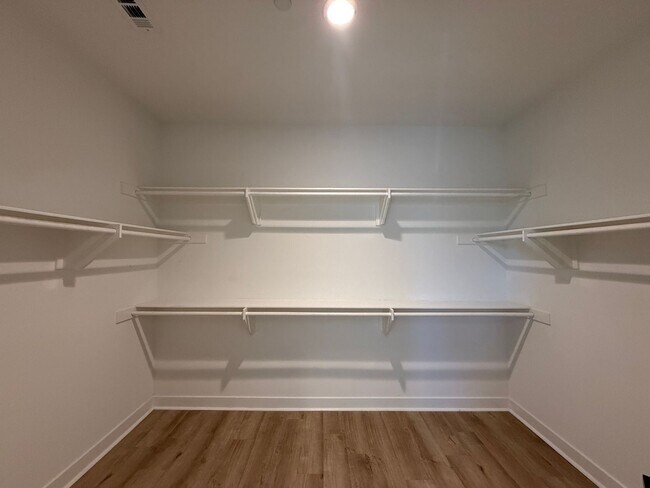 Building Photo - 39338 Stirrup Ct