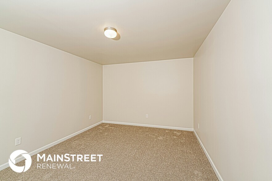 Building Photo - 680 Woodland Crst Rd