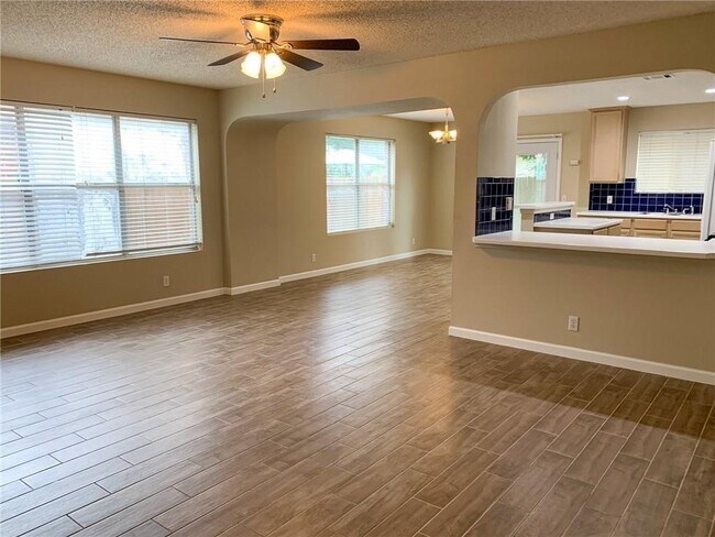 Building Photo - 9617 Copper Creek Dr