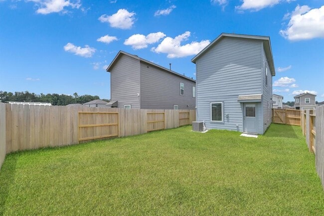 Building Photo - 18271 Via Aurelia Dr