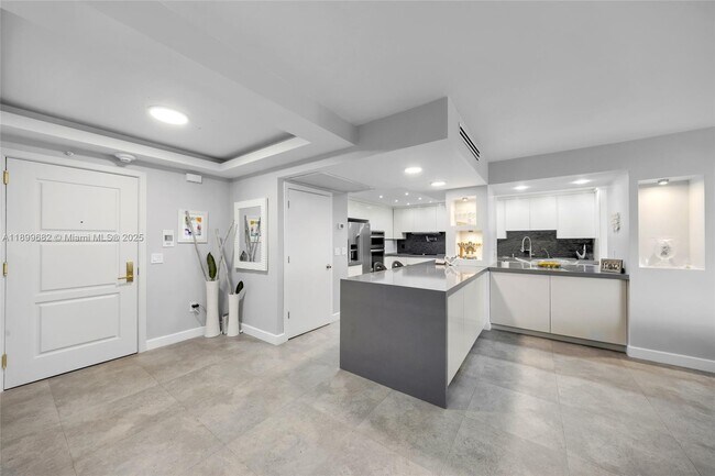 Building Photo - 9801 Collins Ave