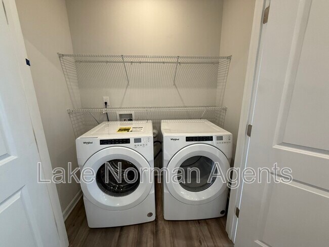 Building Photo - 4455 Reed Crk Dr