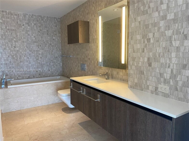 Building Photo - 68 SE 6th St