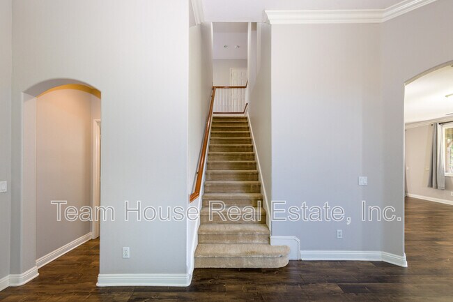 Building Photo - 18210 Shannon Ridge Pl