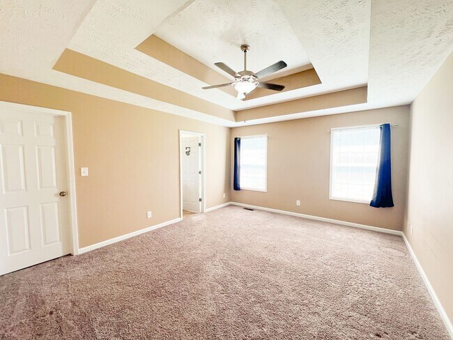 Building Photo - 3 Bedroom 2 Bathroom Home