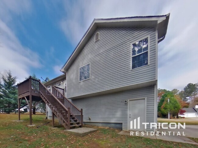 Building Photo - 170 Belle Ln