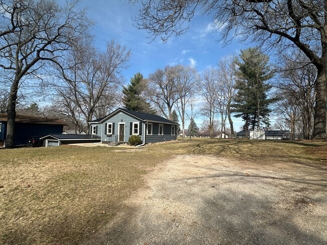 Building Photo - 3 Bedroom, 1 Bathroom Home for Rent in Evansdale, Ia
