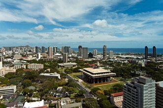 Building Photo - Luxurious Penthouse Living in Downtown Honolulu!