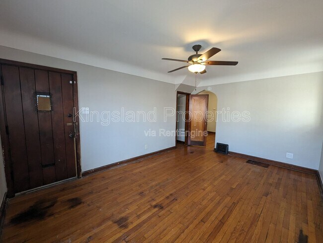 Building Photo - 3910 Chippewa St