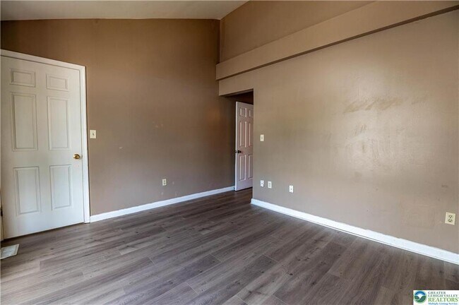 Building Photo - 109 Freedom Ct