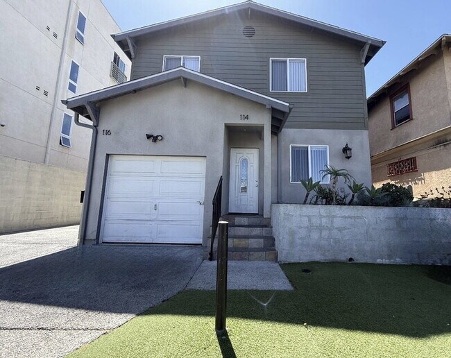 Building Photo - 116 W 50th St