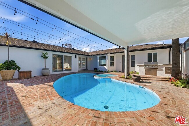 Building Photo - 204 Tranquillo Rd