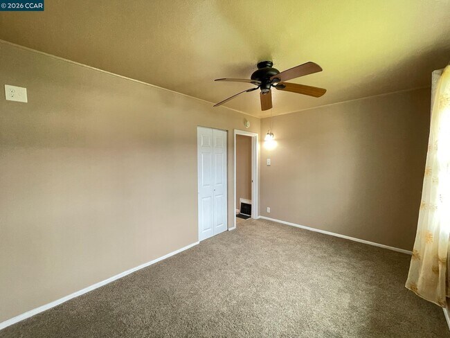 Building Photo - 25 Baldwin St