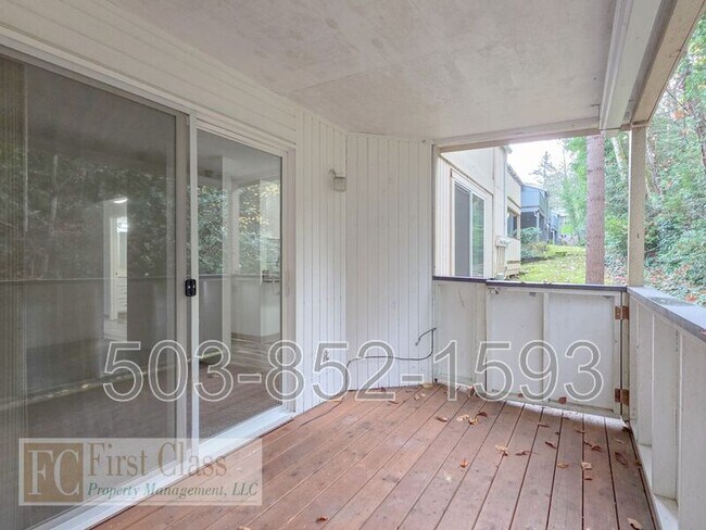 Building Photo - 3648 SW Beaverton Hillsdale Hwy