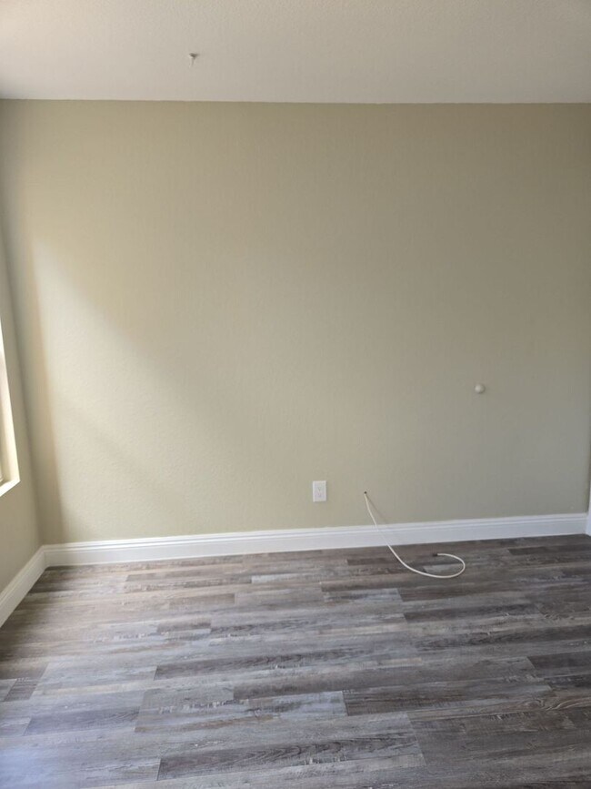 Building Photo - A Fabulous 4 Bedroom Home in Peccole Ranch