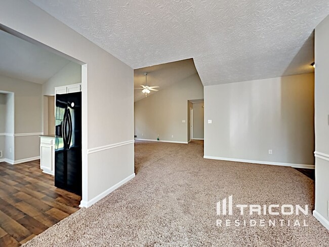 Building Photo - 161 Orchard Hill Dr
