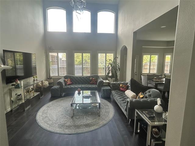 Building Photo - 6400 Sidney Ln