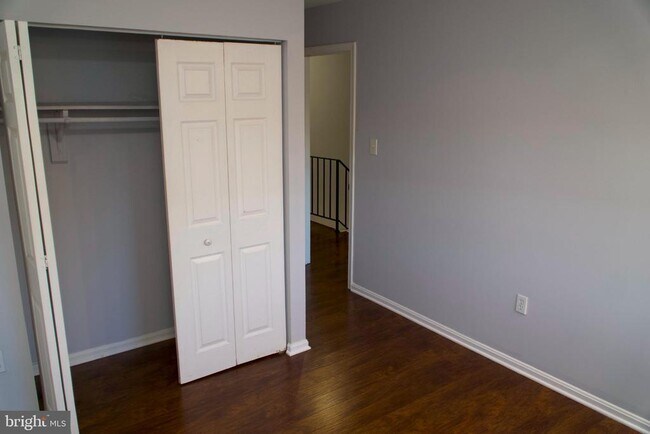 Building Photo - 7710 Merrick Ln