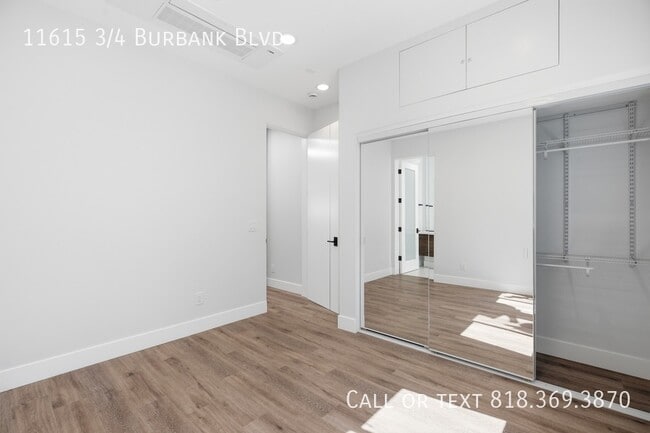 Building Photo - 11615 3/4-11614 Burbank Blvd