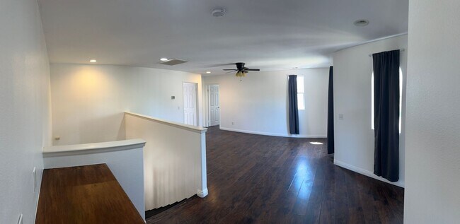 Building Photo - Perfect 4 Bedroom / 3 Bathroom Perris Home