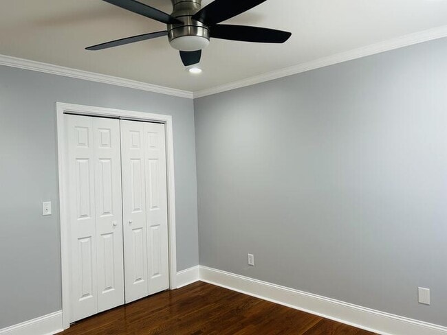 Building Photo - 305 Claybrooke Dr