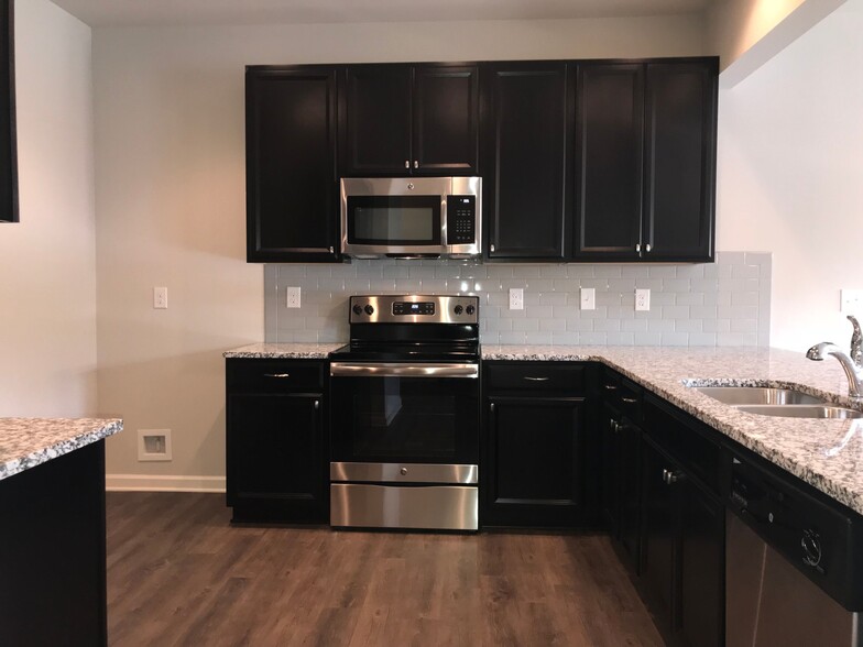 Building Photo - 1550 Brookmere Way