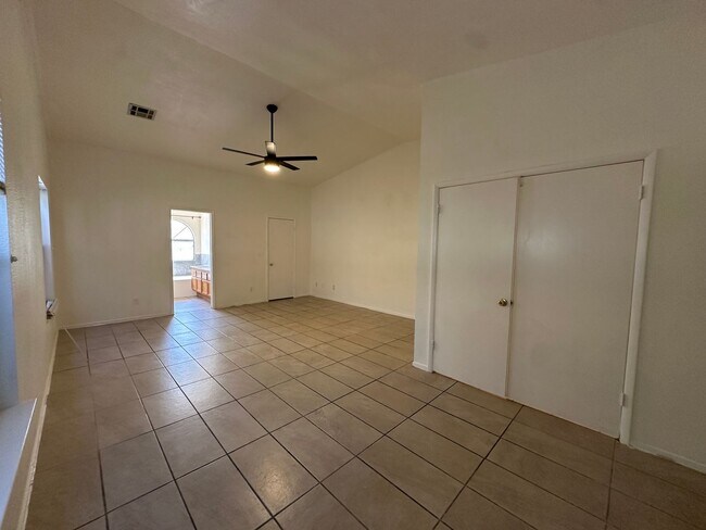 Building Photo - Great location. 4 bedroom single story Las Vegas home for rent.