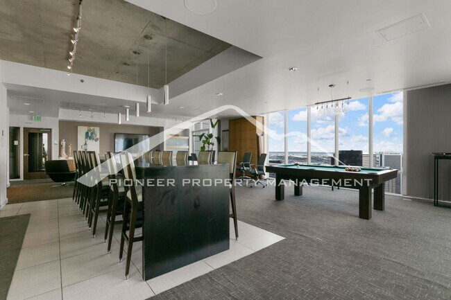 Building Photo - Luxury Condo with Stunning Views and Central AC