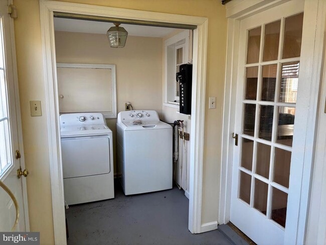 Building Photo - 8122 John Mosby Hwy