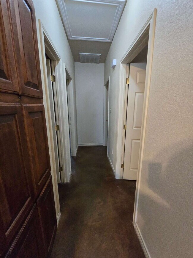 Building Photo - "Charming 3-Bedroom Duplex Retreat on Mandy