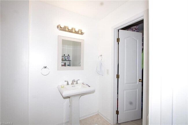 Building Photo - 485 Mae Stone Dr