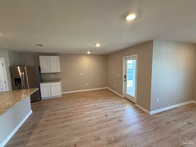 Building Photo - 4041 Whitetail Ln