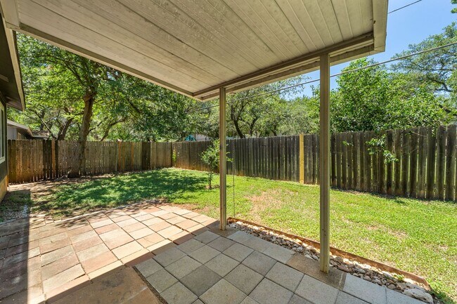 Building Photo - 9618 Sugar Hill Dr