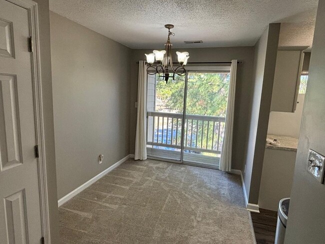 Building Photo - Lovely 2-bedroom 2 bath unit located in My...