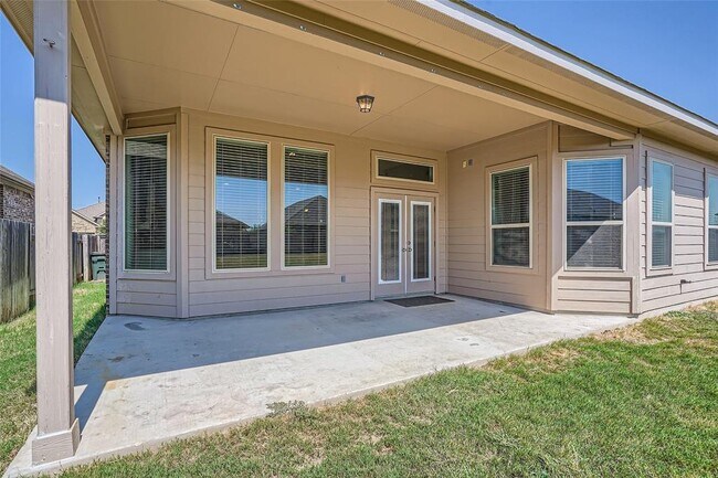 Building Photo - 213 Blue Waterleaf Ln