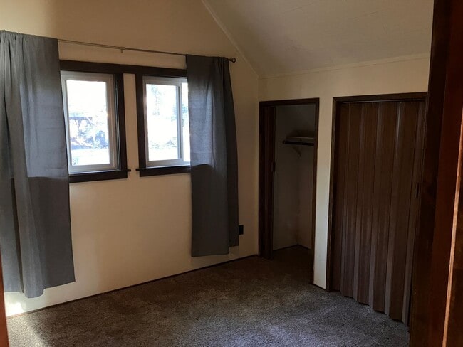 Building Photo - 2 Level cabin in a quiet wooded neighborhood