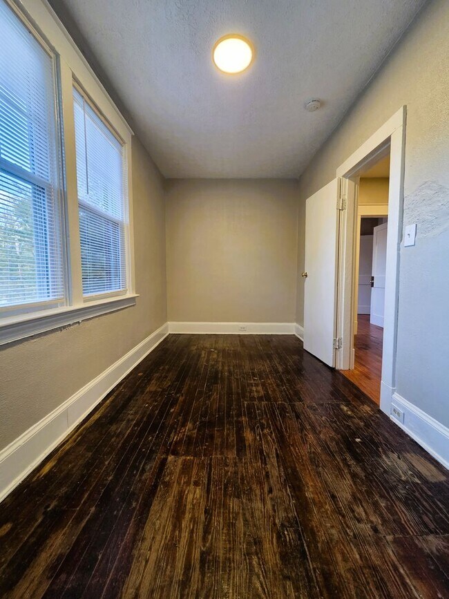 Building Photo - Renovated stately brick home in Forest Hil...