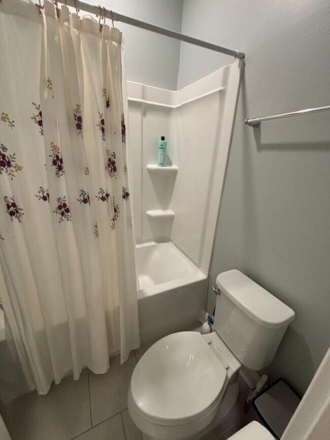 Building Photo - Spacious 4BR Townhome in Mount Pleasant | 2-Car Garage | Built 2020 | 2200 Sq Ft