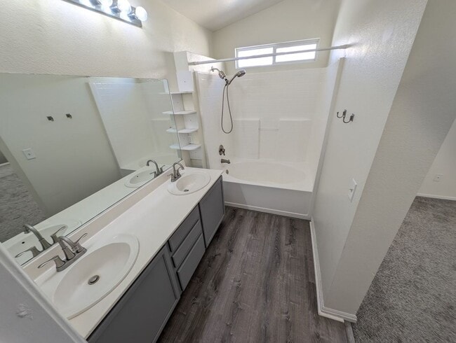 Building Photo - 4622 English Lavender Ave