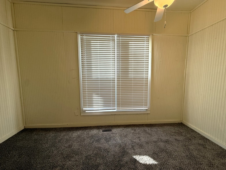 Building Photo - 1250 N Jefferson Ave