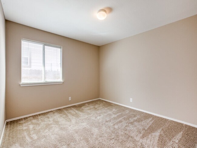 Building Photo - 611 Granite Cliff