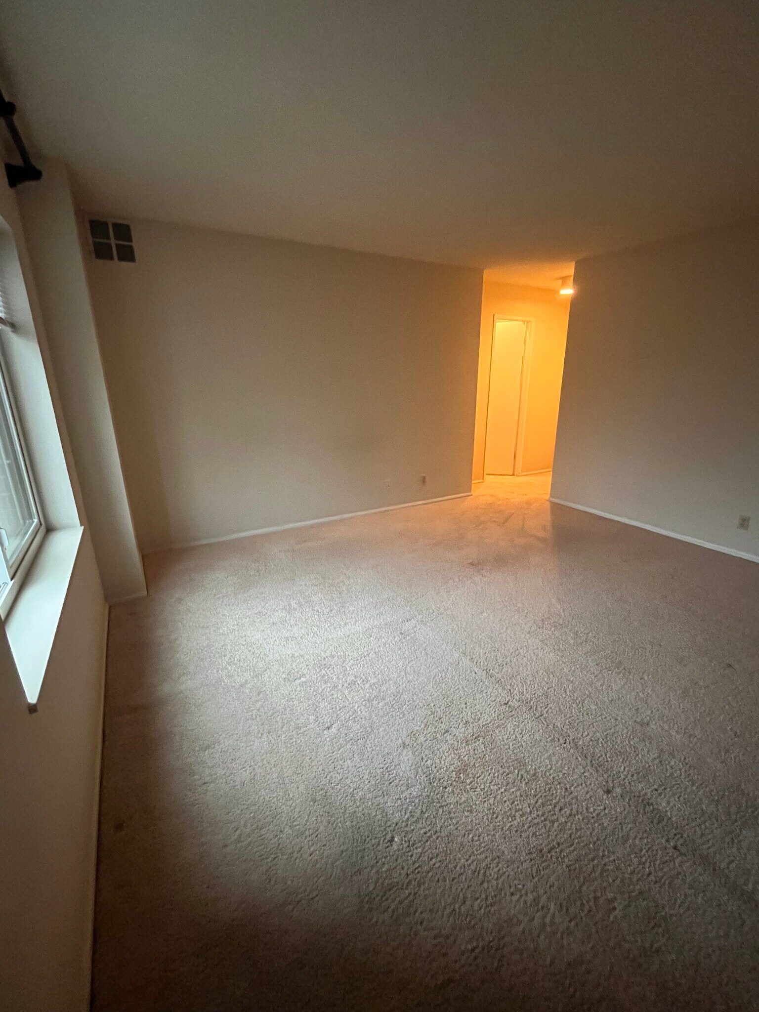 Building Photo - 8360 Greensboro Dr