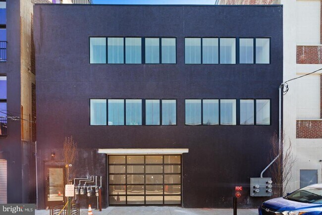 Building Photo - 2109 S Iseminger St