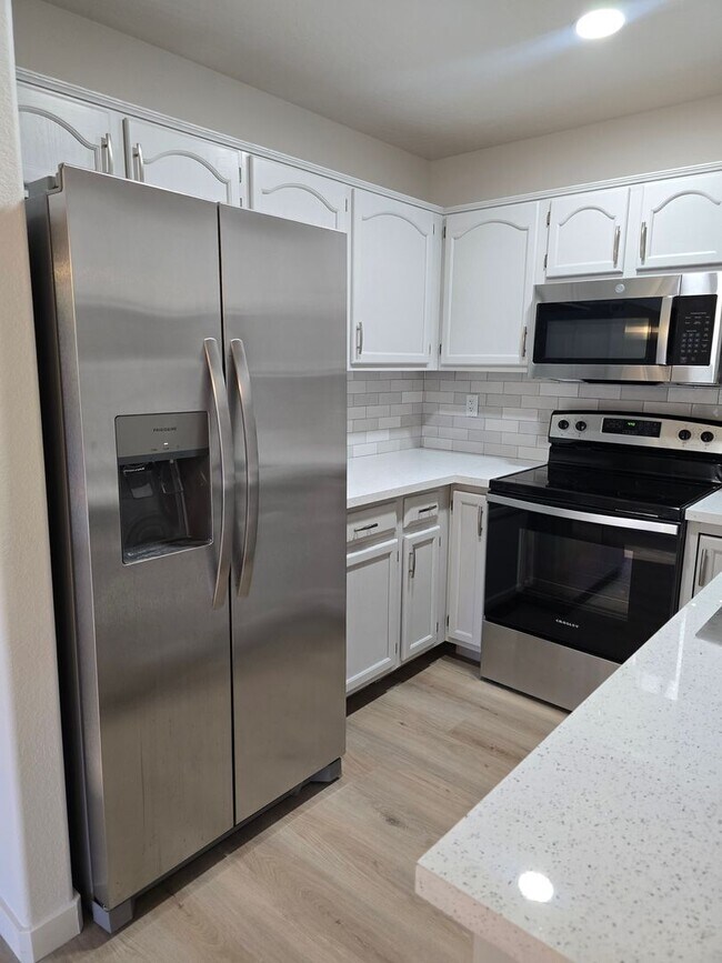 Building Photo - 340FOD