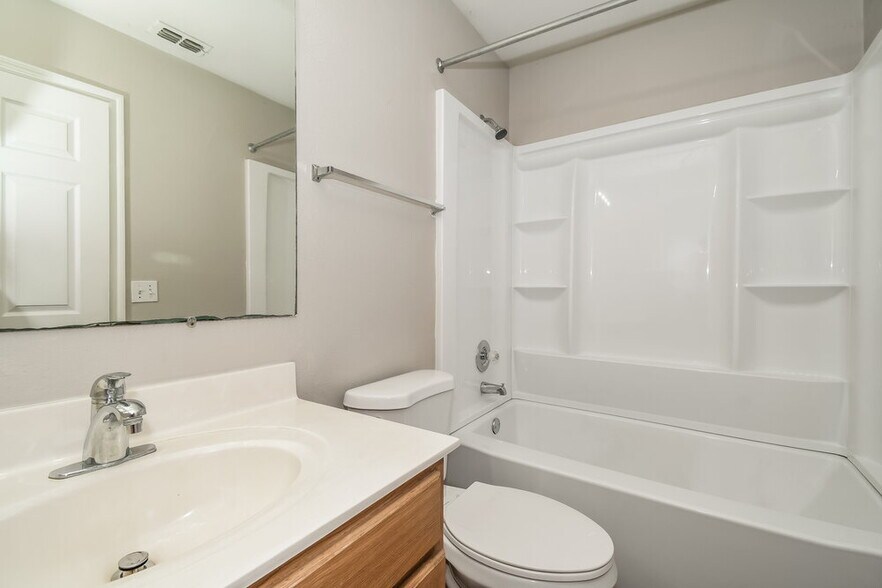 Building Photo - 3003 Valkyrie Rd