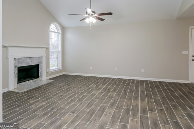 Building Photo - 312 Harris Ave