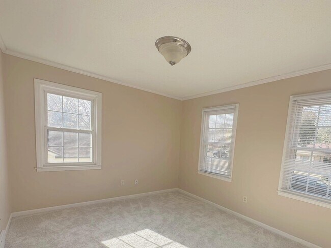 Building Photo - 2598 Cedar Ridge Dr