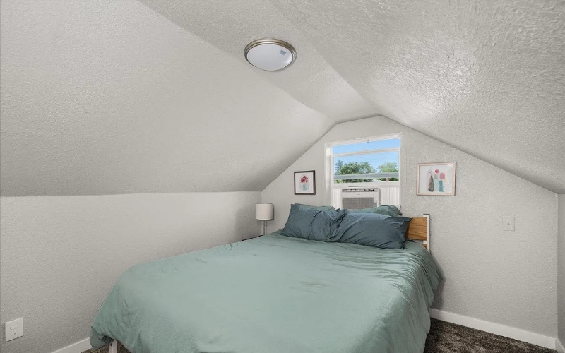 Building Photo - 1718 W Dean Ave