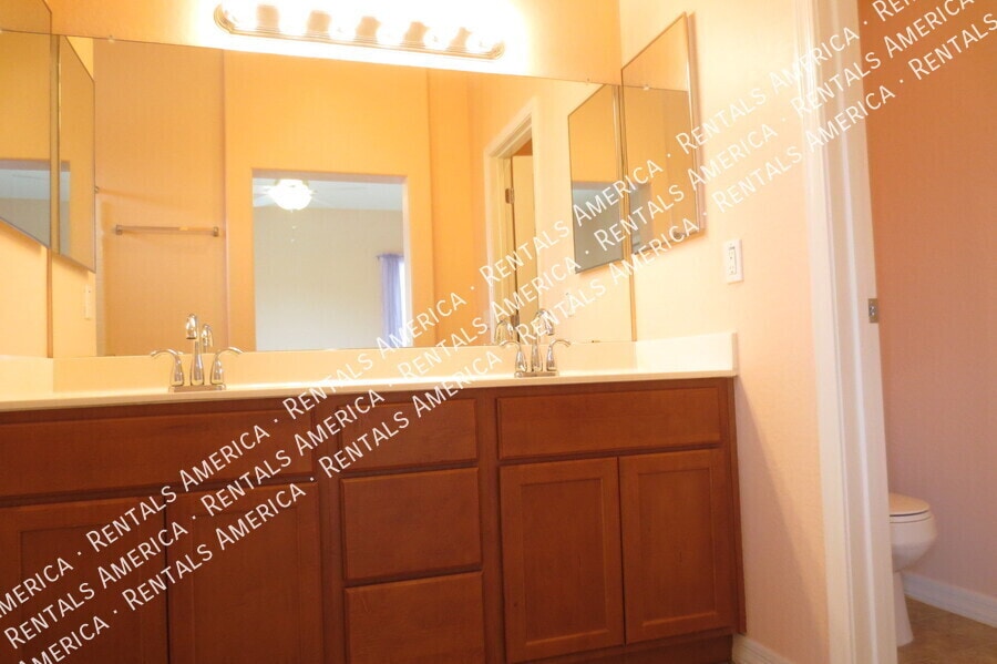 Building Photo - 16245 N 30th Pl